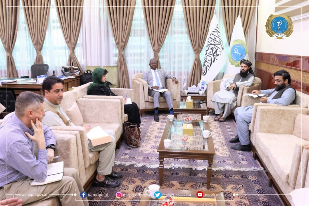 دعامې روغتیا وزیر ښاغلي ډاکټر قلندر عباد د UNFPA د دفتر له سرپرست مارک سره په خپل کاري دفتر کې ولیدل