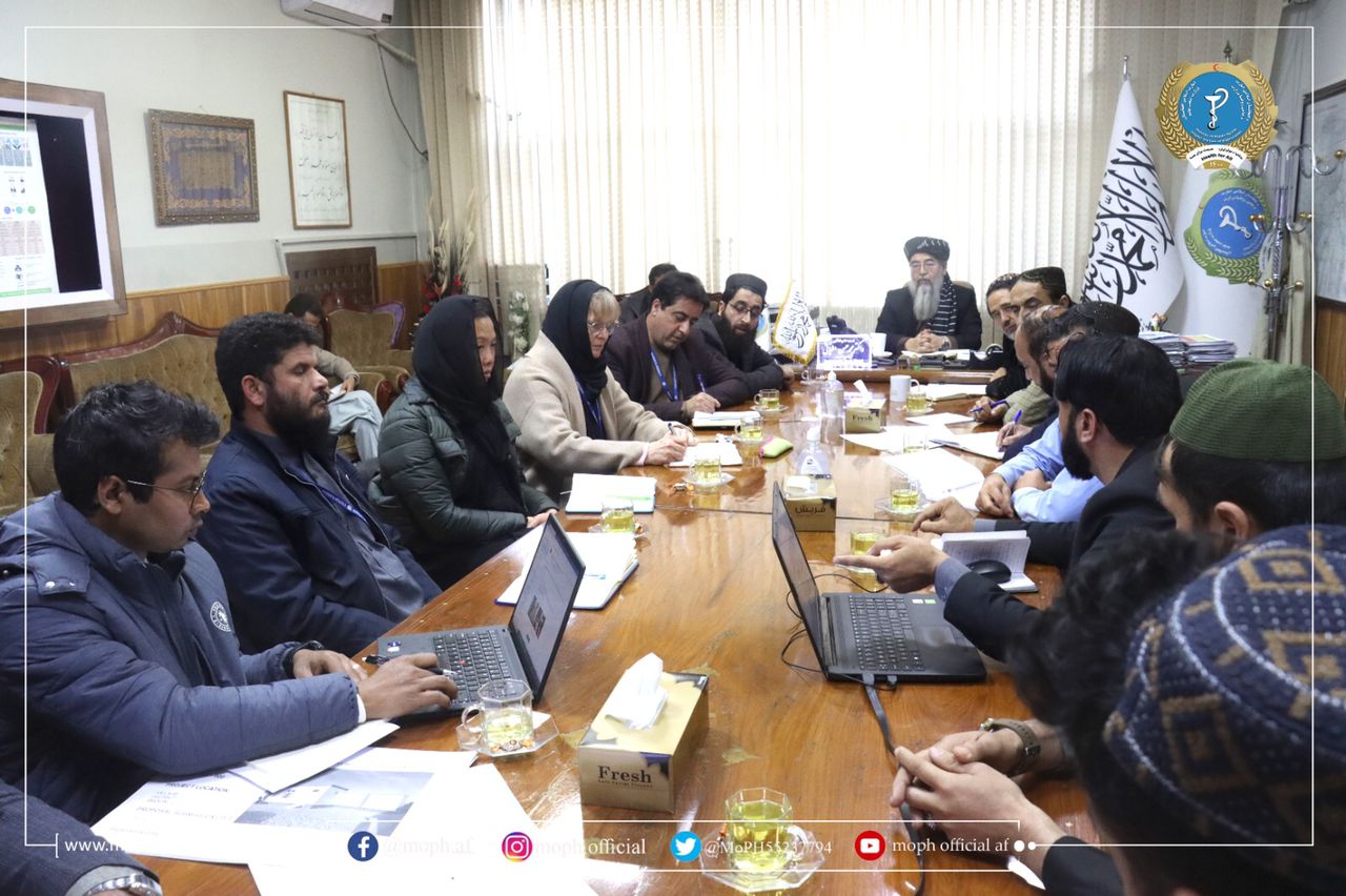 داکترمحمد حسن غیاثی معین پالیسی وانکشاف صحت وزارت صحت‌عامه در نشستی با نماینده گان دفترصندوق جمعیت سازمان ملل متحد یوان اف پی ای ودفترمهاجرت سازمان ملل درافغانستان دردفترکارش دیدا ر و گفت‌وگو نمود